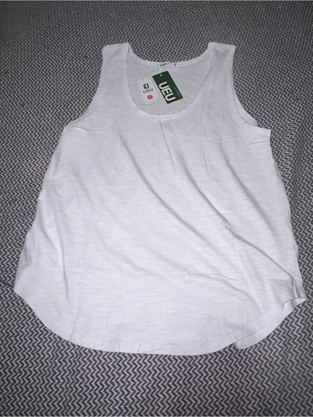 UEU Women's White Scoop Neck Tank - Lightweight Everyday Staple